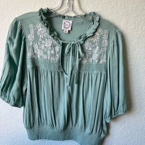 NWOT Embroidered sweet summer top by Blue Rain